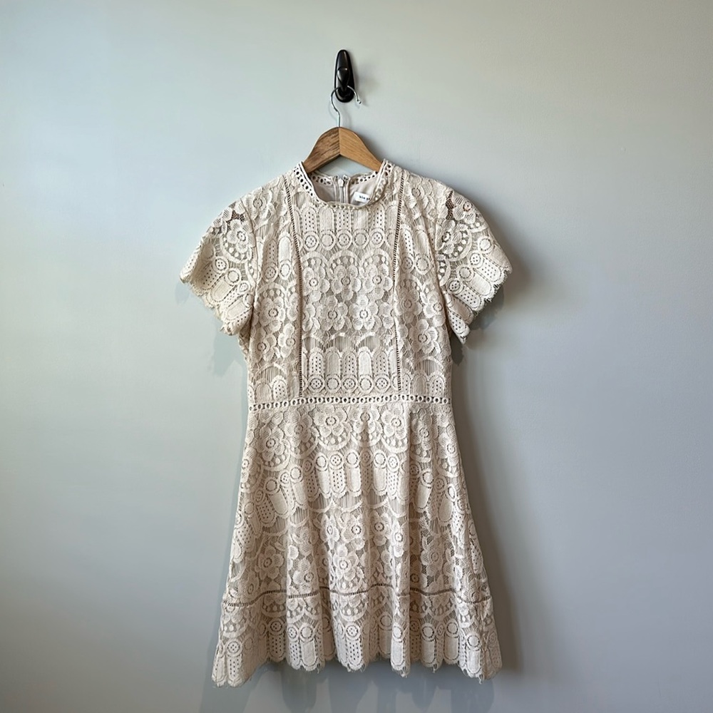 NWT Blu Pepper Ivory Lace  High Waist Dress with Flutter Sleeve S